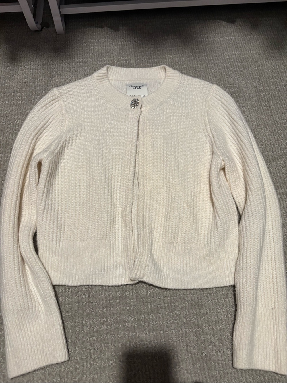 Abercrombie & Fitch Ivory Ribbed Knit Cardigan with Decorative Brooch